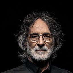 Franz Di Cioccio 飾演 padrone di casa