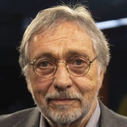 路易士班當尼 飾演 Motoquero