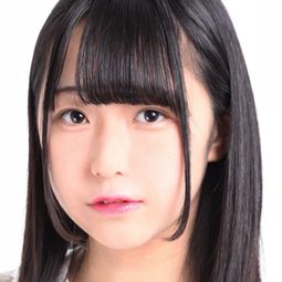 羊宮 妃那 飾演 Tomori Takamatsu (voice)