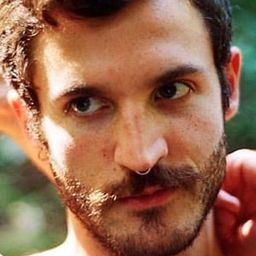 Pierre Emö 飾演 Herr K.