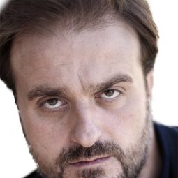 Filippo Dini 飾演 'Il Pollo'