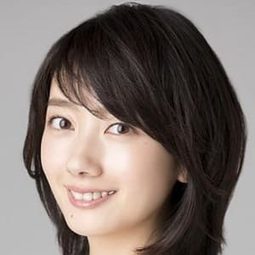 波瑠 飾演 本山 奈緒子