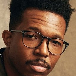 丹素韋德加 飾演 Andre