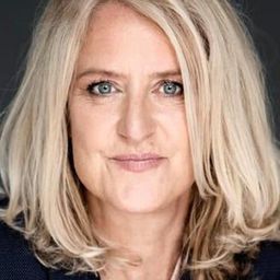 Charlotte Sachs Bostrup 飾演 Lise