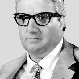 馬利歐·卡洛特努托 飾演 