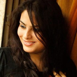 Tanya Abrol 飾演 Preet