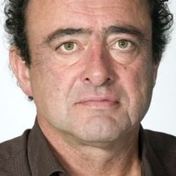 Arnaud Duléry 飾演 Le responsable de la sécurité