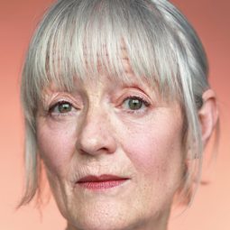 Meryl Griffiths 飾演 Elizabeth