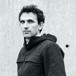 米開蘭基羅芬馬天奴 飾演 