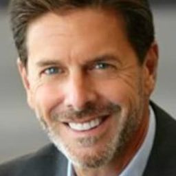 Jack Turturici 飾演 John Roer