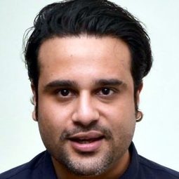 克里希南·阿布舍克 飾演 