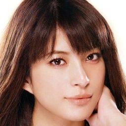 上原多香子 飾演 