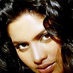 Nisha Nair 飾演 Soimoi Kerketa