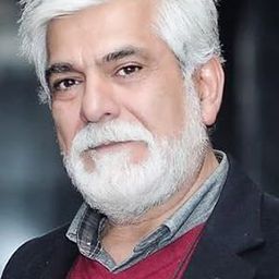 Hossein Pakdel 飾演 The Judge