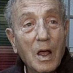 Manuel Bronchud 飾演 Grandfather