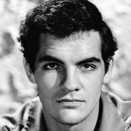 Gary Raymond 飾演 George Holly