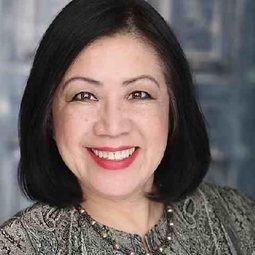 Karen Huie - 長毛雪寶演員 飾演Dog Lady / Dock Worker / Goon (voice)