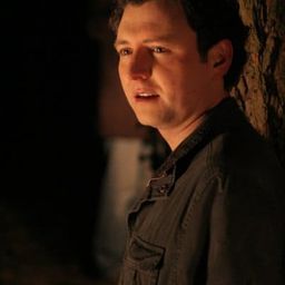 John Wark - 深夜瘋狂追女記演員 飾演Shelf Stacker