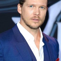 史考特·德克特 飾演 Marc