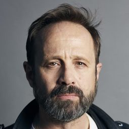 Patxi Freytez - 論盡我阿媽演員 飾演Pharmacist