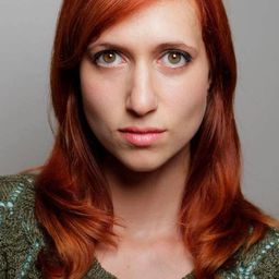 Arielle Brachfeld 飾演 R.E.L.