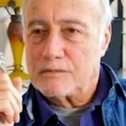 Rémy Grumbach 飾演 Self