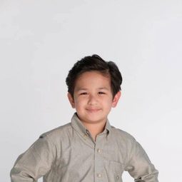 Raphael Landicho 飾演 Little Jon Armstrong