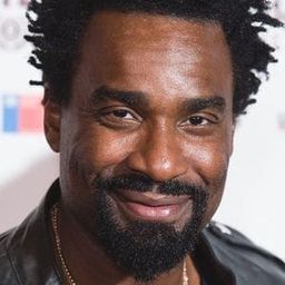 奧里斯·埃胡羅 飾演 Captain Marcus Stanton