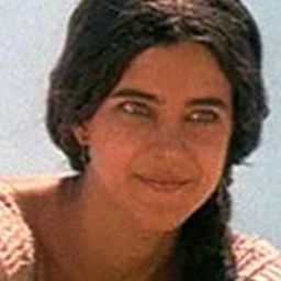 Flavia Marco Antonio 飾演 Clara