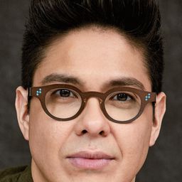 George Salazar 飾演 Happy (voice)