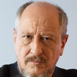 丹尼爾·阿勞茲 - 我愛幽浮演員 飾演Recabarren