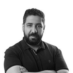 Mohamed Mohsen - Nabil El Gamil Plastic Surgeon演員 飾演Producer