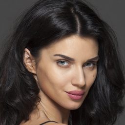 Scarlett Mellish Wilson 飾演 Special Appearance in "Jhalak Dikhlaja Reloaded" Song