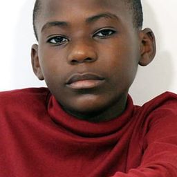 Durel Nkounkou 飾演 Ibrahim (10-12ans)