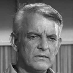 丹佛·派爾 - 勇闖巫山演員 飾演Uncle Bene