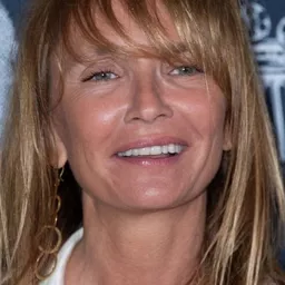 阿賽兒·拉馮 飾演 Elise