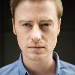 Eric Bouwer - 心陷棋局演員 飾演Dr. Wouters