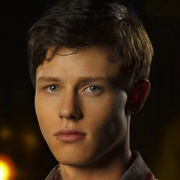 Nick Eversman 飾演 Bob