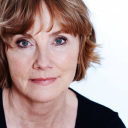 Ruth Reinecke 飾演 Dr. Charlotte Bischoff