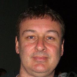 Walt Flanagan 飾演 Woolen Cap Smoker / Egg Man / Offended Customer / Cat-Admiring Bitter Customer