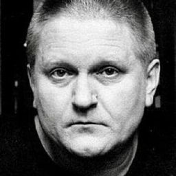 Sergei Russkin 飾演 Head of the prison