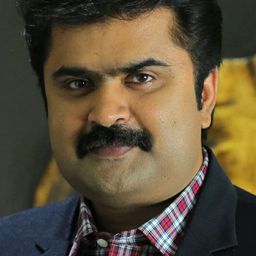 Anoop Menon 飾演 I.G. Unnithan