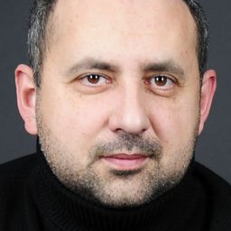 George Lungoci 飾演 Barbu