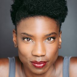 Miranda Edwards 飾演 Gail