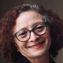 馬賽莉亞卡爾塔紹 飾演 Dona Ângela