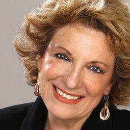 菲奧蕾塔·馬里 飾演 Madre di Giovanni