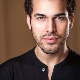 Joel Perez 飾演 Copernicus Cruz