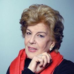 Lina Bernardi 飾演 Ida