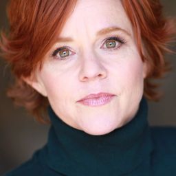 Mhari Sandoval - 拼圖情緣演員 飾演Puzzle Competition MC