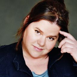 Nadine Wrietz 飾演 Betty Müller